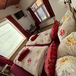 Bed & Breakfast - K2 Brunnen Haus 3*