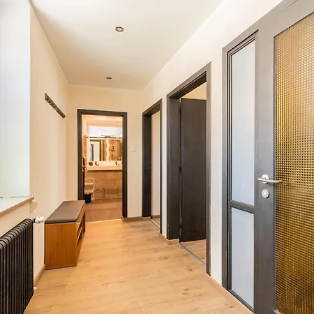 - K2 Brunnen Haus 3*