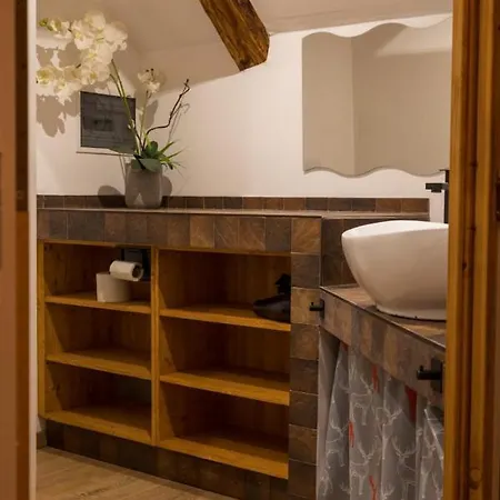 Bed & Breakfast K2 Brunnen Haus *