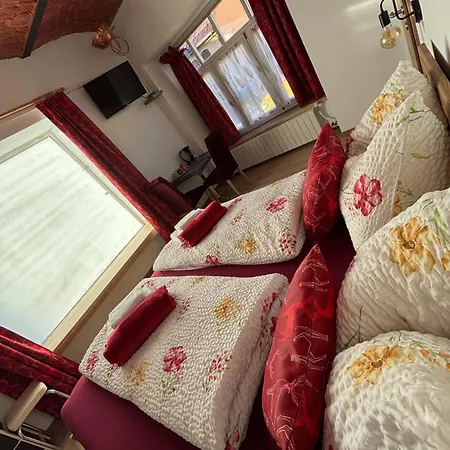 Bed & Breakfast K2 Brunnen Haus *