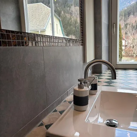 - K2 Brunnen Haus Oda ve Kahvaltı