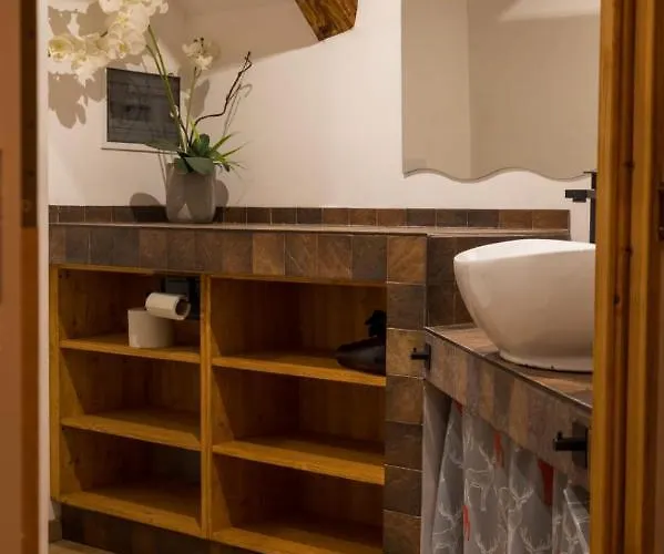 Bed & Breakfast - K2 Brunnen Haus 3*