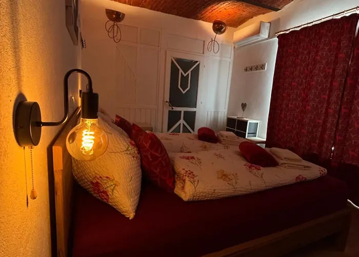 - K2 Brunnen Haus Bed & Breakfast 3*