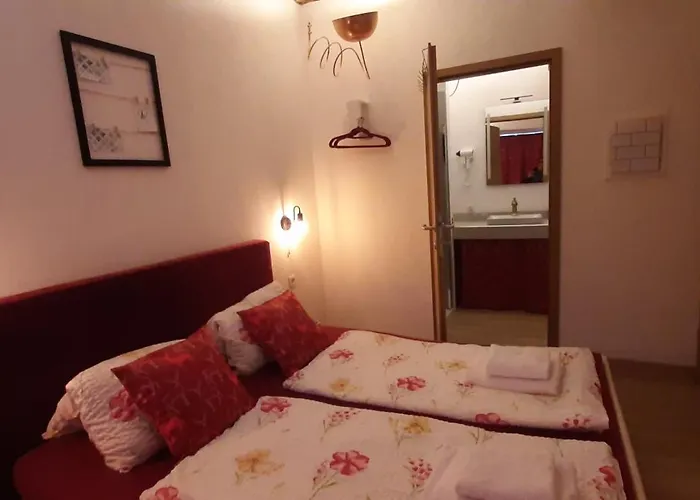 - K2 Brunnen Haus Bed & Breakfast 3*